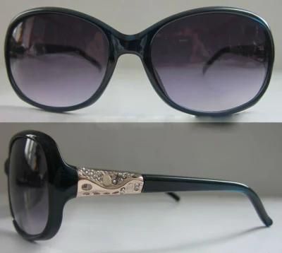 OEM Latest Women&prime; S Plastic Sunglasses