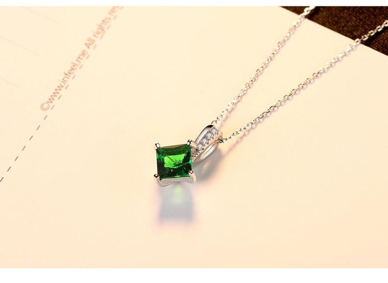 New Chain Elegant Green Rhombus Pendant Zircon Necklace