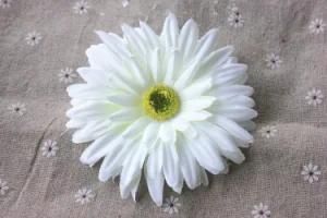Artificial Fabric Material Daisy Flower Brooch