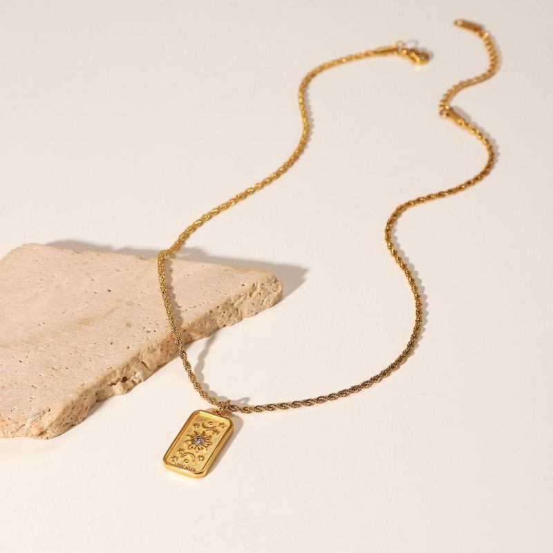 Factory Customized Fashion Jewelry Waterproof Cuban Chain 18K Gold-Plated Stainless Steel Square Pendant Sun Carved Necklace Jewelry