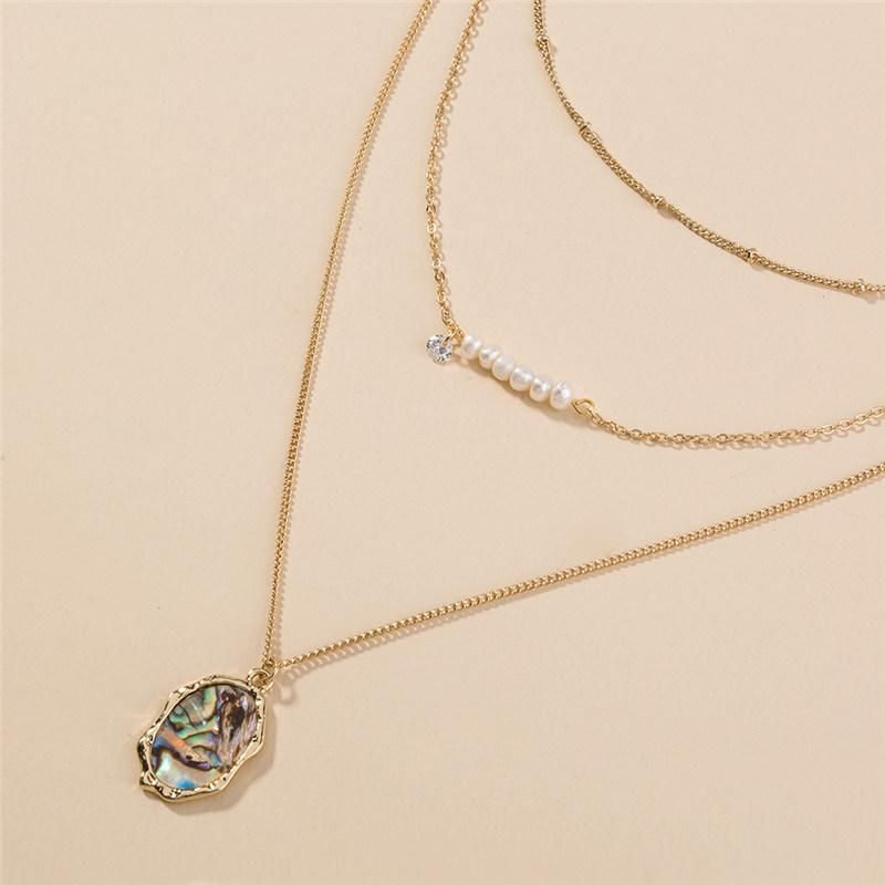 Romantic Fashion Jewelry 3 Multi Layers Necklace with Pearls and Hammered Abalone Pendant Charm for Lady