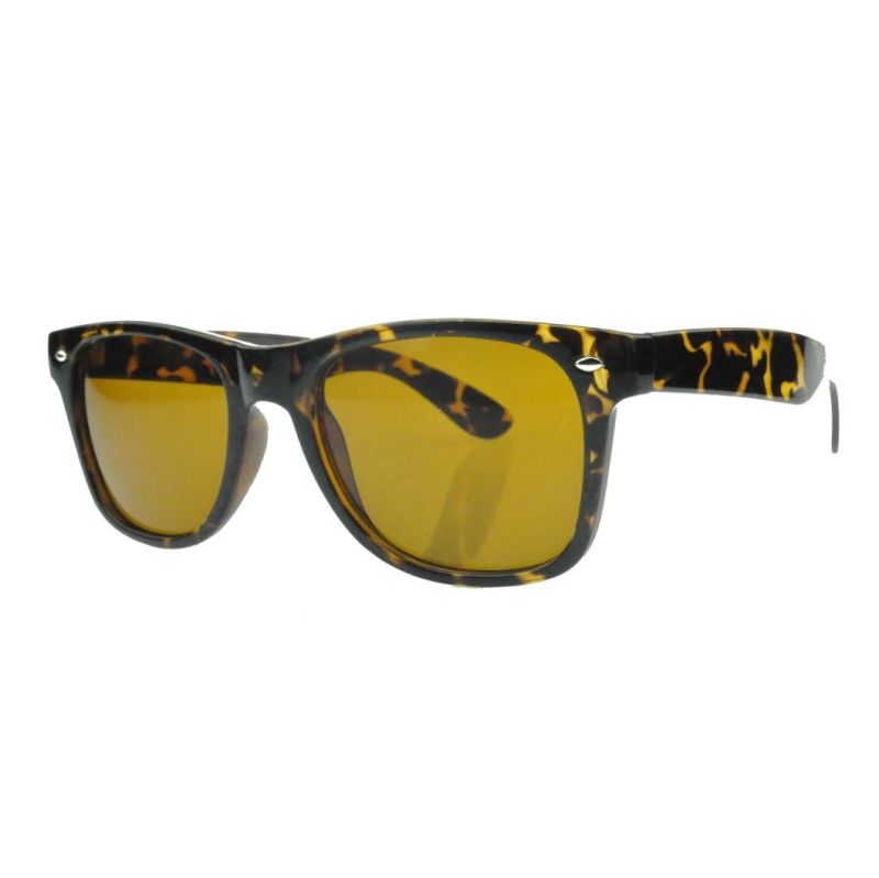 2018 Classical Square Shape Sunglasses with Silver Rivet