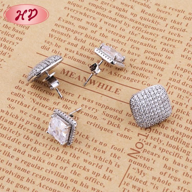 2020 Factory Supply 18K Gold Plating Fashion Imitation Stud Earrings for Women Jewelry