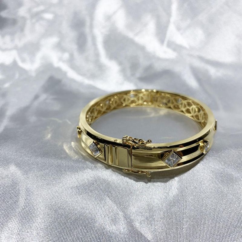 2022 New Arrival CZ Stone Women Bangle