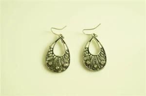 Filigree with Stone Earring in Antique Silver Plating