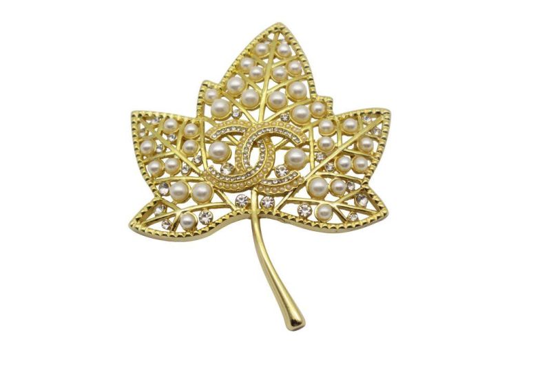 2021 New Custom Fashion Women Gold Jewelry Wholesale Rhinestone Crystal Metal Pearl & Diamond Lapel Pin Badge Brooches (Brooch-01)