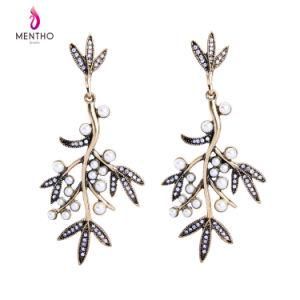 New European and American Inlaid Crystal and Pearl Leaves Shaped Alloy Women&prime;s Earrings