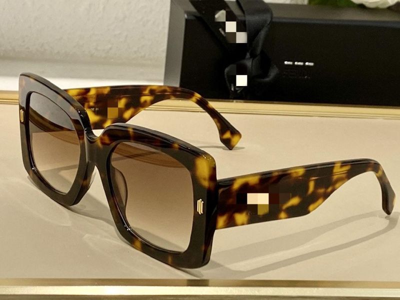 Hot Selling Stylish UV Women Luxury Designer Brand Sunglasses