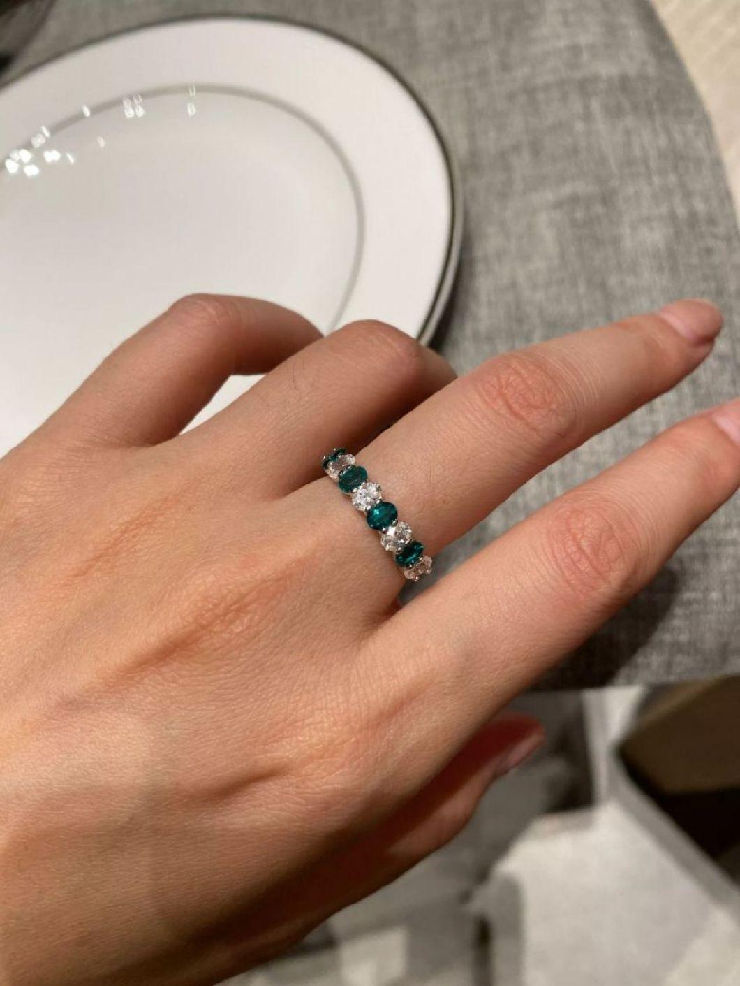 China Wholesale Silver Jewelry 925 Sterling Silver Row Band Ring with Emerald Rings