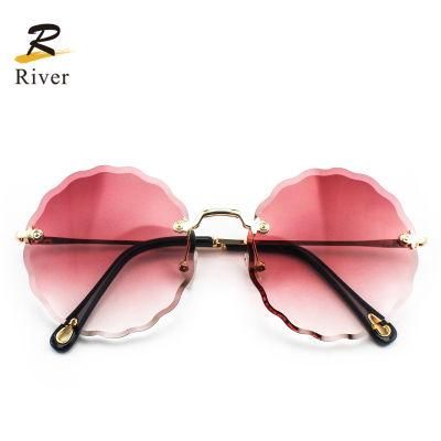 Hot Selling Custom Logo Stock Fashion Metal Frame Women Sunglasses