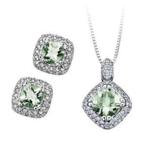 Green Peridot. 925 Silver Pendant and Earrings Set Jewelry