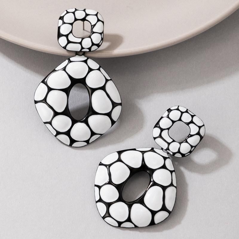 2022 Newest Statement Square Shape Enamel Statement Earrings for Women Leopard Animal Effect Black White Red Color Epoxy Bijoux Drop Stud Earring
