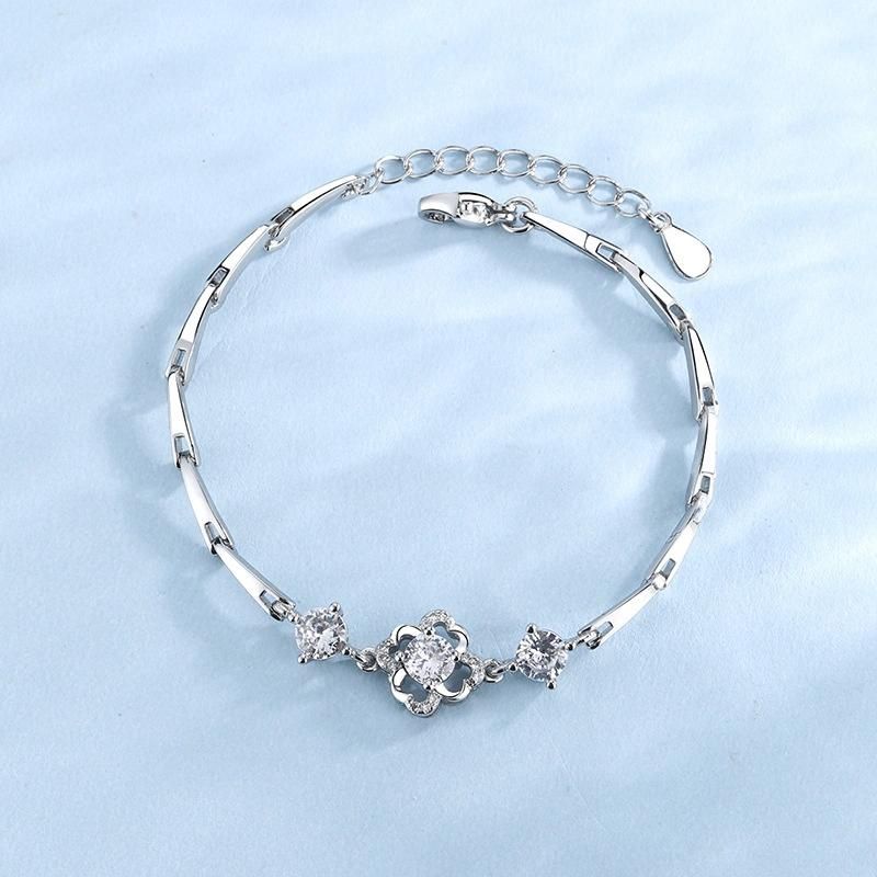 Lucky Four-Leaf Clover Bracelet Female Simple Melon Seed Chain