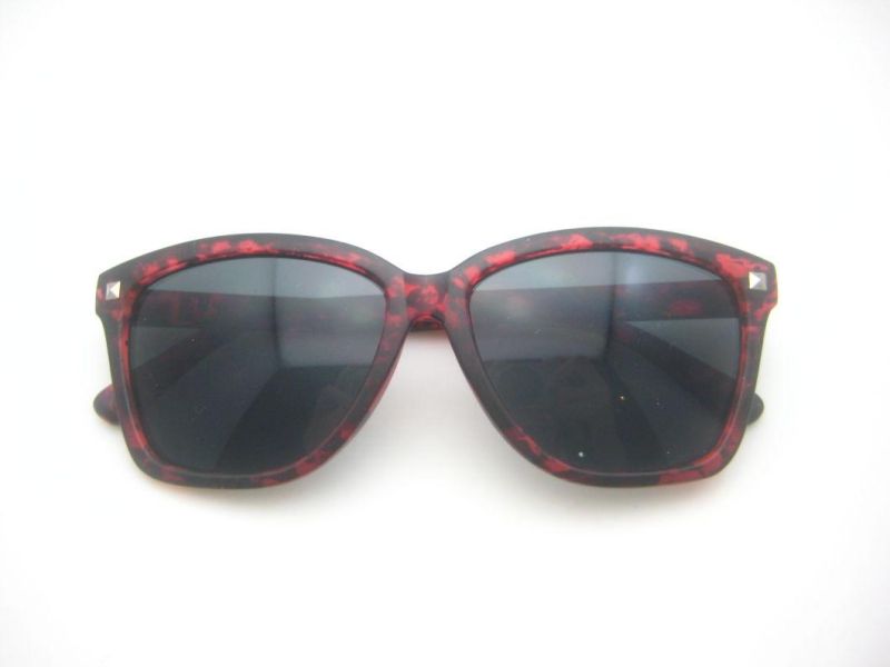 Simple Classic Plastic Frame Sunglasses