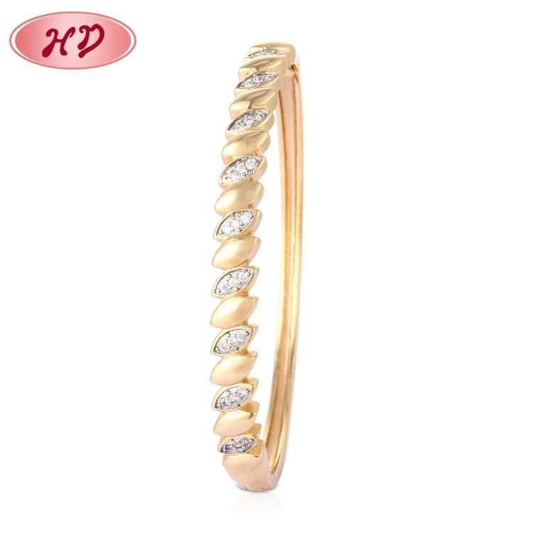 Popular Fashion 18K Gold Jewelry Design Rhodium Color Bangle for Women