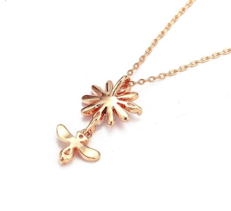 Fashion Jewelry New Design Rose Gold Color Flower Shape Pendant Necklace for Women