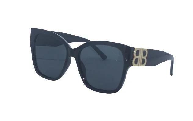 Oversized Modern Style Sunglasses with Large Frame