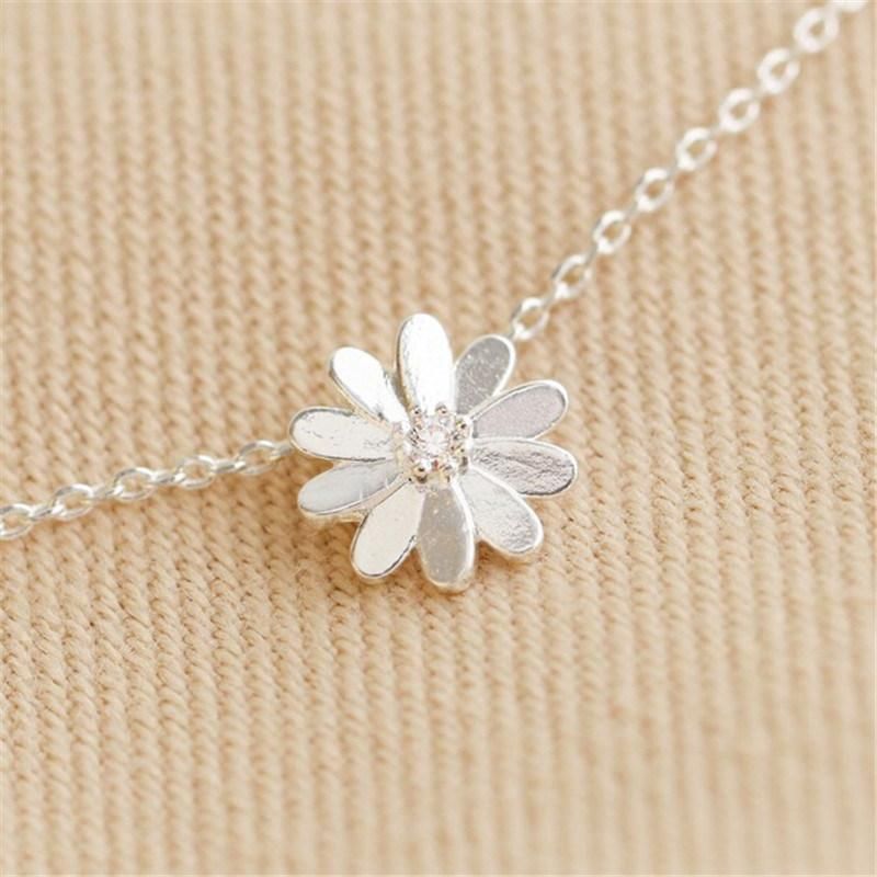 Daisy Charm Necklace in Gold Plated for Women Party or Daily Wearing Jewelry