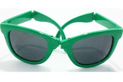 2021 New Design Portable Men&prime; S Folding Sunglasses