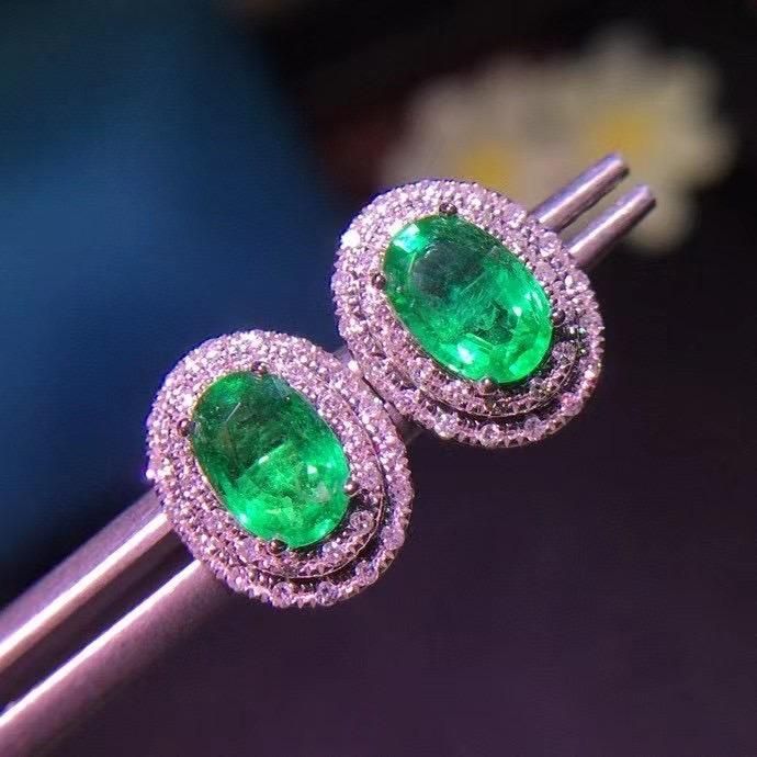 Vividgreen Emerald Earrings with South Africa Diamond China