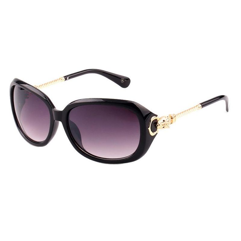 2017 Factory Directly Oval Shape Fashion Sunglasses with Gold Decoration