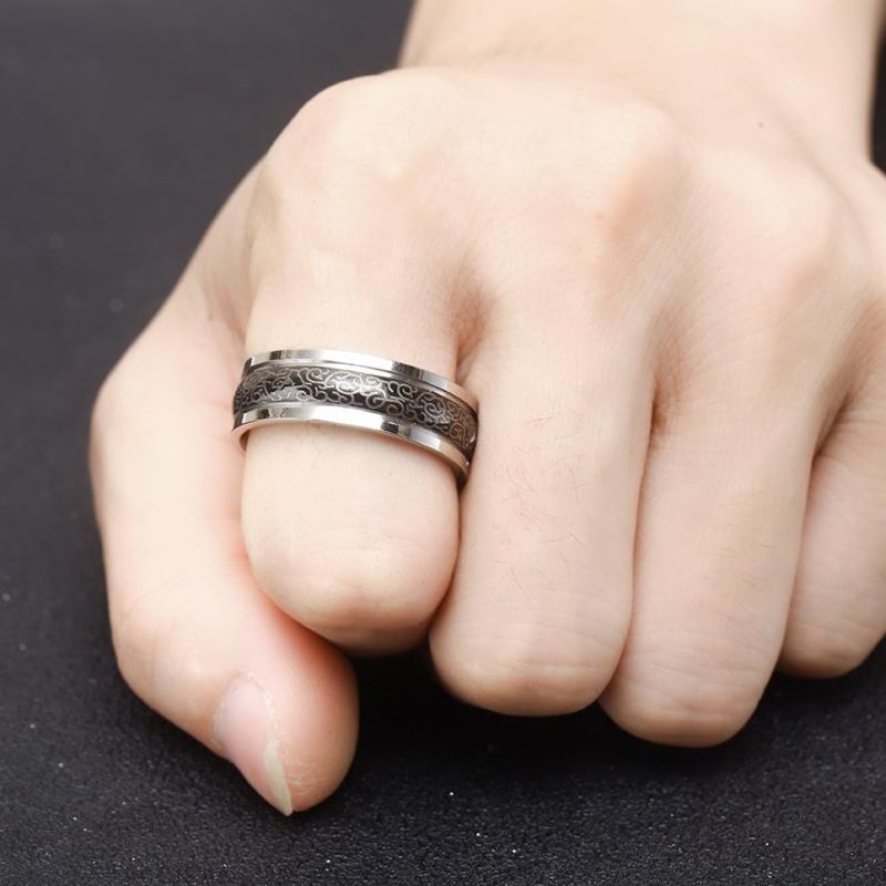 2022 New Two-Color Carbon Fiber Lovers Ring Male and Female Universal Titanium Alloy Ring Geometry Line Stainless Steel Ring