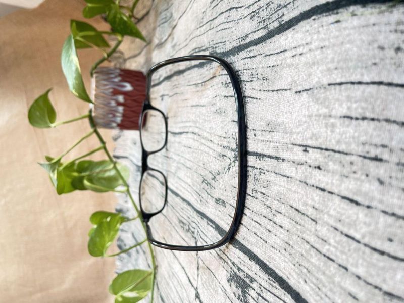 Unisex Magnet Fashion Anti-Folding Hoop Easy to Take Adjustable Strength Magnetic Reading Glasses