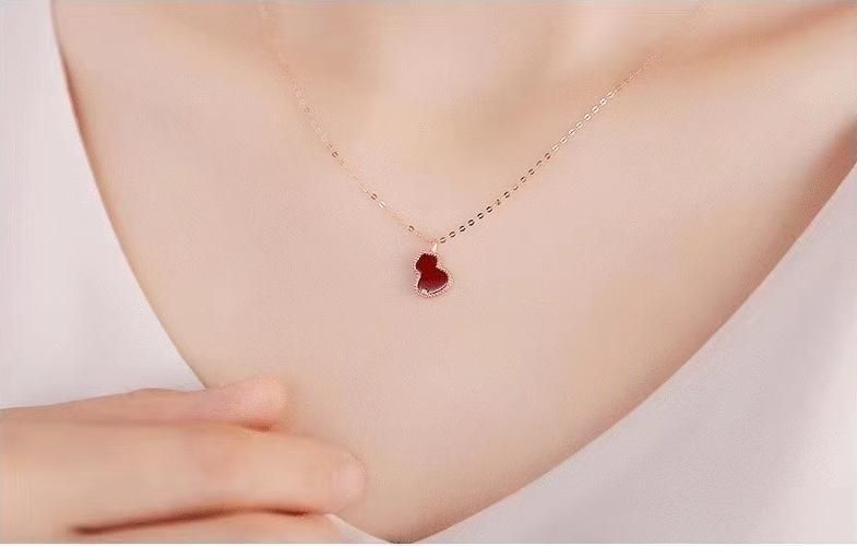 18K Gold Red Agate Gourd Necklace China Donghai Crystal