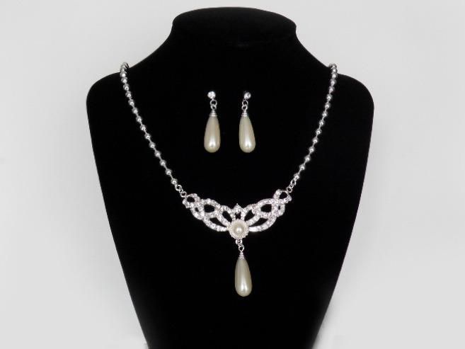 China Suppliers Luxury Newest Design Fashion Jewelry Necklace Set for Women