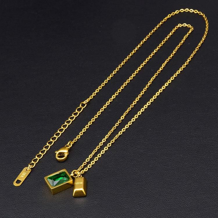 Factory Wholesale Fashion Jewelry Ins Wind 18K Gold Stainless Steel Necklace Green Square Zircon Pendant Fashion Retro Women′s Necklace