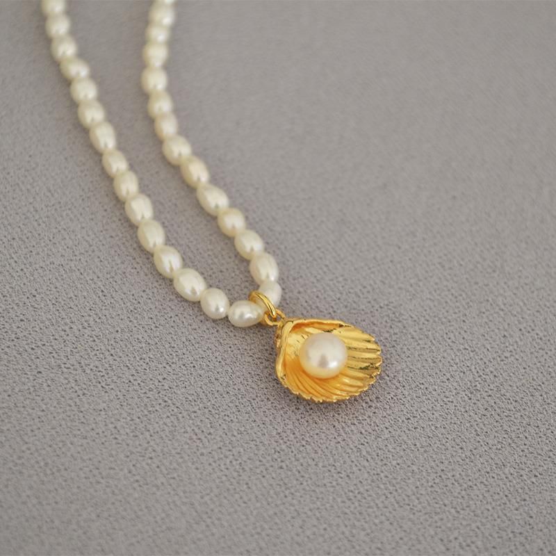Variety Gold Coin Pendants Freshwater Rice Grains Pearls Gentle Retro Collarbone Chain Short Choker Necklace