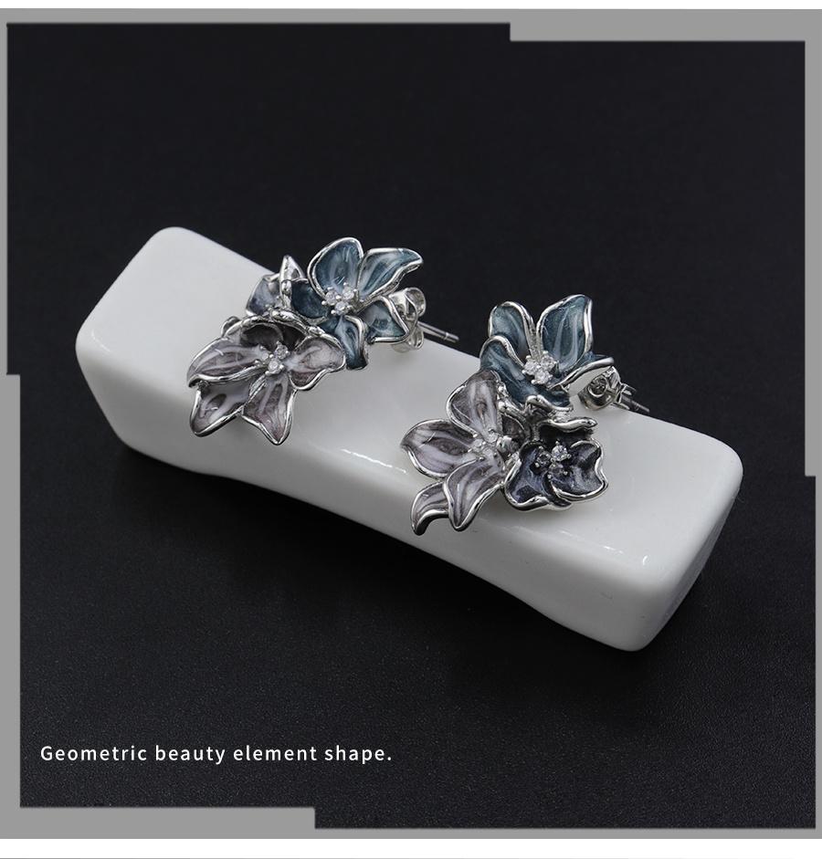 S925 Silver Elegant Flower Pattern Stud Earrings