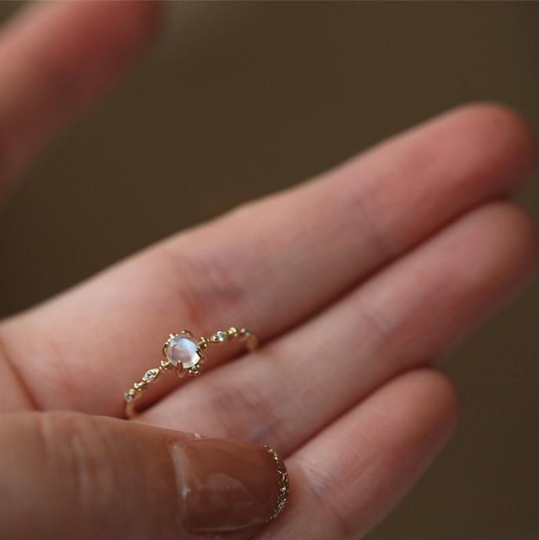 Trendy Fashionable Moonstone S925 Sterling Silver with Gems Lady′ S Ring Ring Fashion Jewelry Dropshipping Wholesale
