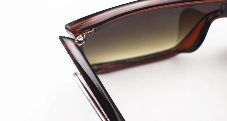 Light Diamond-Encrusted PC Frame Women Stock Sunglasses