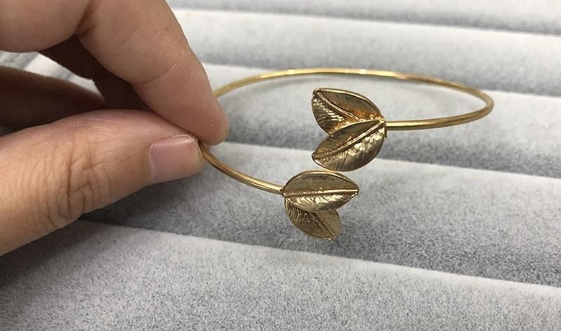 Open Bracelet in Alloy Shape with Coconut Leaves