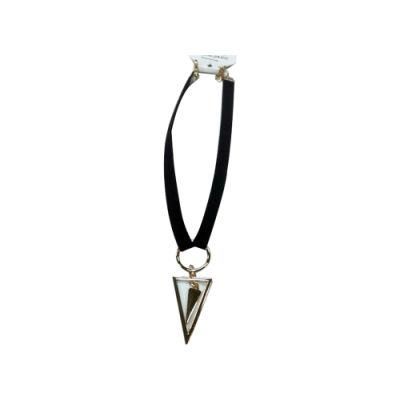 Fashion Necklace Choker with Triangle Charm Gold Plated