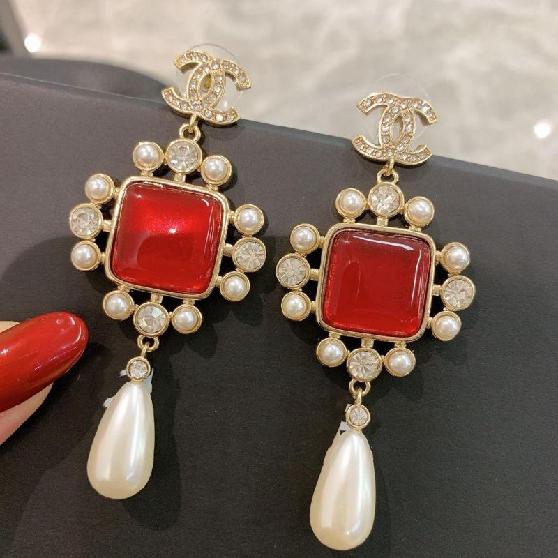 Luxury Earrings Decorative Jewelry Designer Famous Brand Pearl and Diamond Stud Earrings