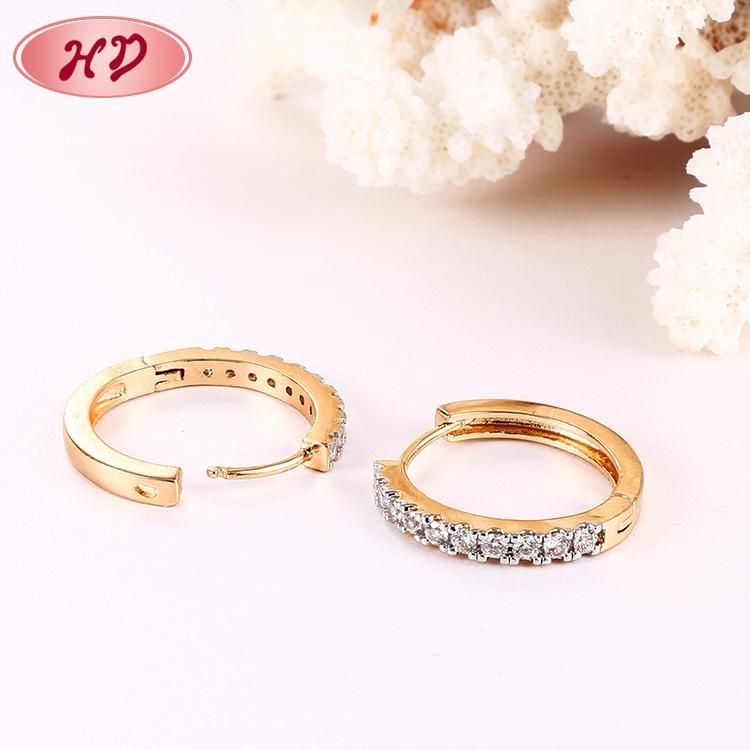 Fashion 18K 14K Gold Plated Costume Imitation Jewelry with Pearl CZ Hoop Huggie Earring for Women
