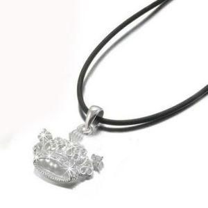 Stainless Steel Crown Pendant with Crystal (PZ8501)