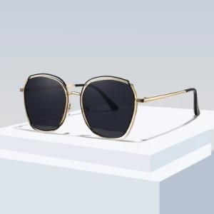 High Quality Metal Frame Hinge Sunglasses for Men and Women