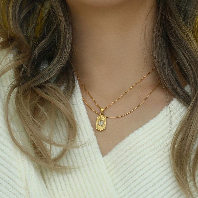 Factory Customized Fashion Jewelry Ins Fashion Simple Temperament Versatile Collarbone Chain Female Stainless Steel Zircon Hexagon Brand Pendant Necklace