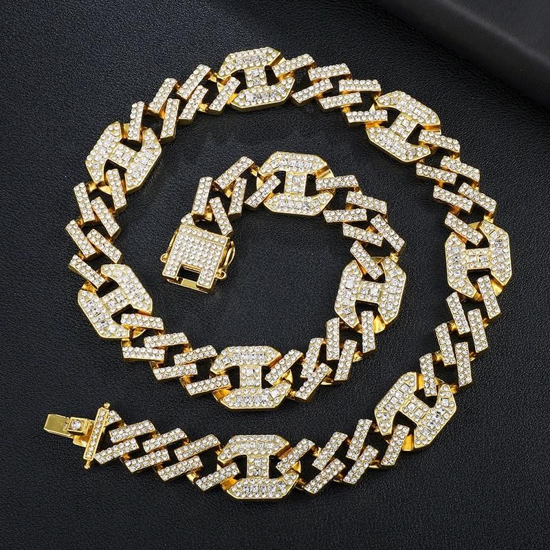 Creative Fashion Designed Brass Necklace with Zinc Alloy