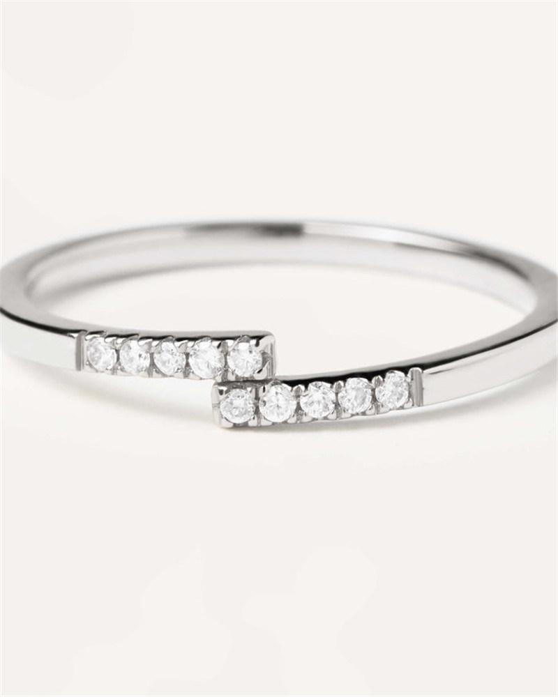 Custom Brass Alloy with Crystal Diamonds Ring and in 18K Gold Plated Cross Ring Women Jewelry