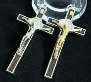 Metal Alloy Silver Wood Grain Crucifix Pendant (MX215)