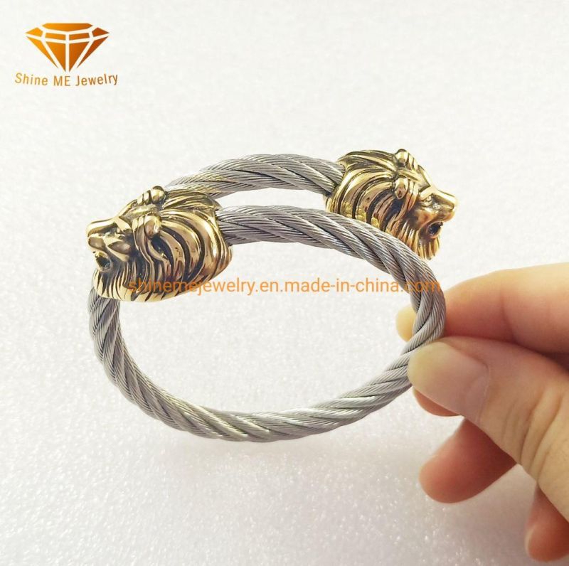 Factory Wholesale European and American Trend Titanium Steel Stainless Steel Bracelet Casting Domineering Lion Head Bangle Men′s Steel Wire Bracelet Ssbg2721