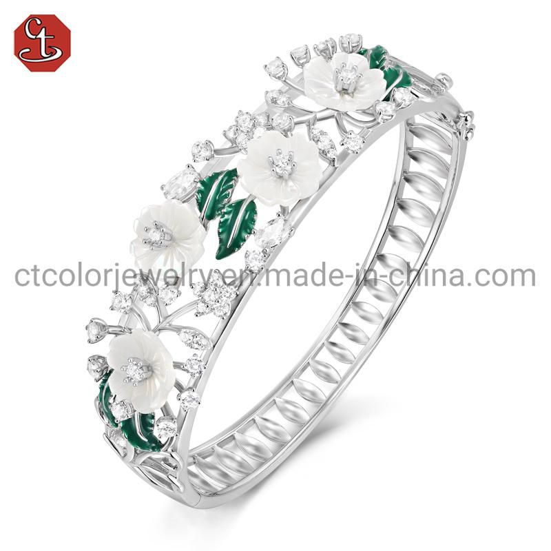 Elegant Wholesale 925 silver Brass Fashion Jewellery Nature Mother of pearl MOP flower green enamle leaves Elegant Bracelet for her