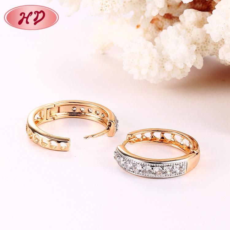 Fashion 14K 18K Gold Plated Costume Imitation Jewelry with CZ Pearl Huggie Hoop Earring for Women