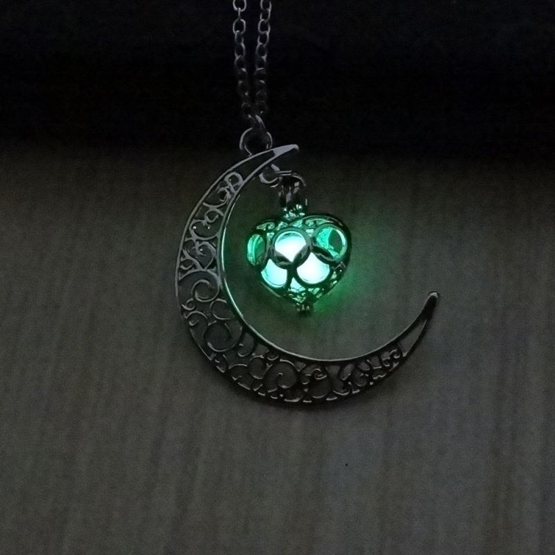 Hollow Moon Heart Shaped Luminous Pendant Necklace Christmas Clavicle Chain