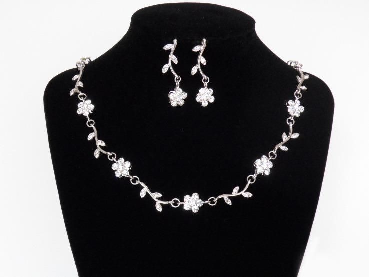 Fashion Pendant Bridal Necklace Jewelry Sets Huge Diamonds Party Wear