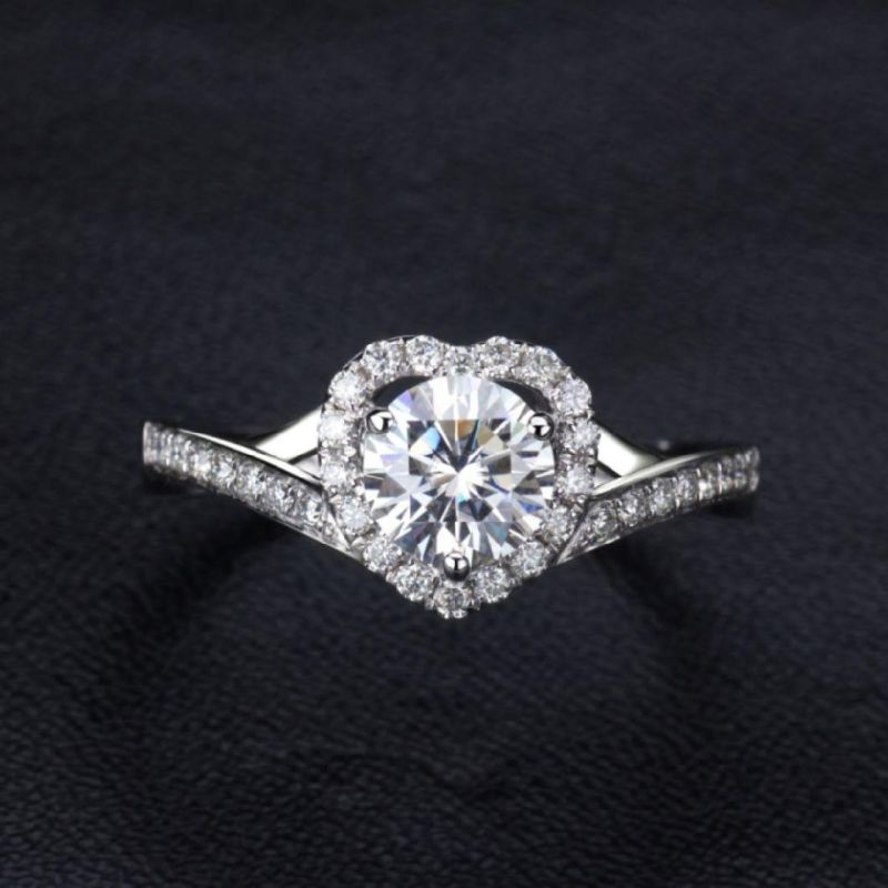 Customize High Quality 1CT Def Color Heart 18K Moissanite Wedding Ring